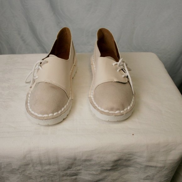 Mystery Shoes - Picture 7 of 9